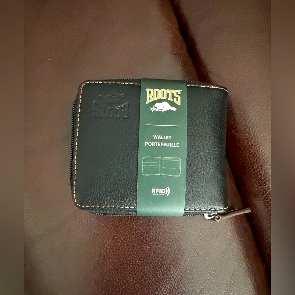 Roots Black Compact Wallet with Zip-Around Closure